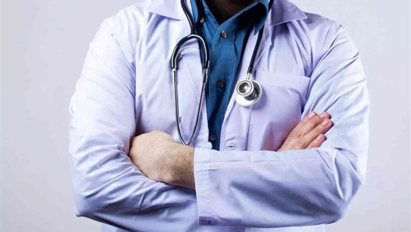تكليف المهن الطبية يواجه اعتراضات النقابات الصحية