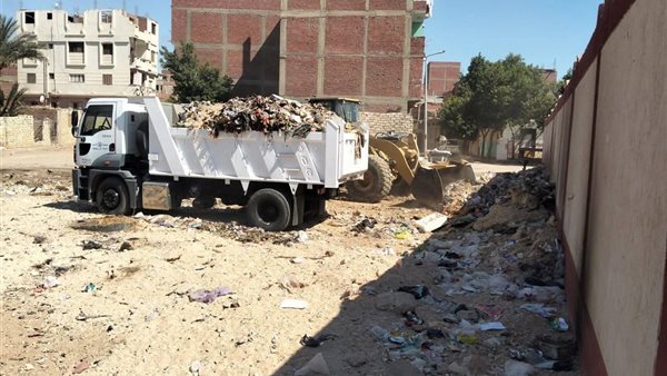 حملات نظافة ورفع مخلفات بحي عتاقة في السويس