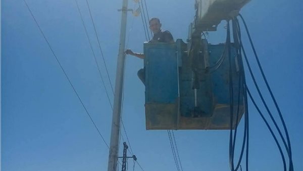 رفع كفاءة الإنارة بقرية عيون موسى في السويس