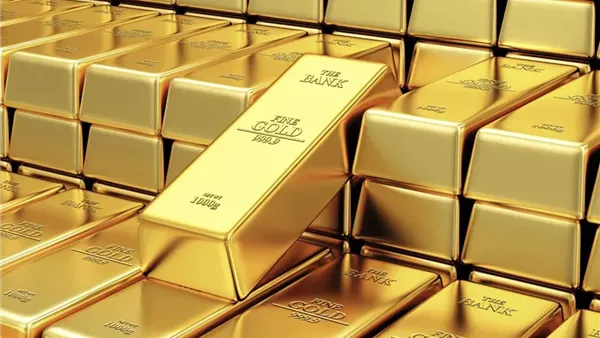 سعر الذهب يتراجع للأسبوع الثاني والأوقية تقترب من 4494 دولارًا