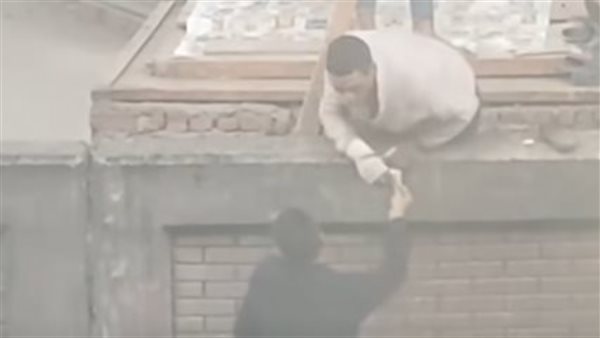 قائد قطار يترك رحلته لمواجهة مشتبه بهم في المخدرات