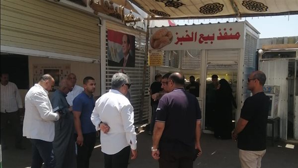 محافظ الدقهلية يزور منافذ بيع الخبز المدعم بالمنصورة