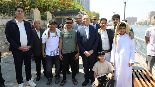 محافظ القاهرة يحتفل بعيد الأضحى مع المواطنين بممشى أهل مصر