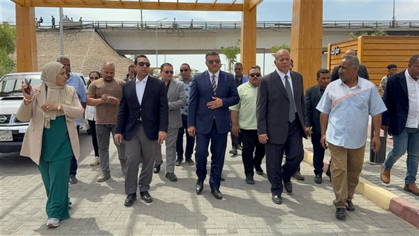محافظ قنا يتفقد كورنيش النيل الجديد في عيد الأضحى