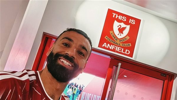 محمد صلاح يحتفل بمسيرته مع ليفربول في الدوري الإنجليزي