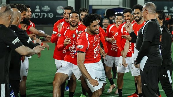 ممر شرفي للاحتفال بمرموش واللاعبين الجدد في تدريب المنتخب الوطني