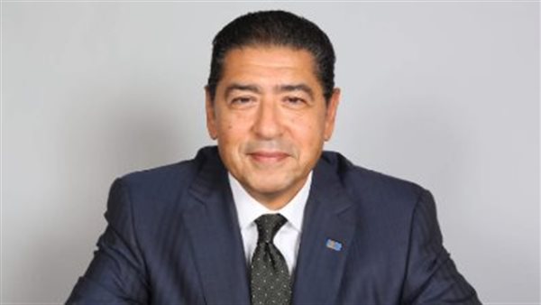 هشام عز العرب يرد على شكاوى زحام ماكينات CIB
