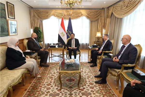 «وزارة الاتصالات: شركة كونسنتركس العالمية توسع نشاطها في 5 محافظات وتوفر 11 ألف فرصة عمل»
