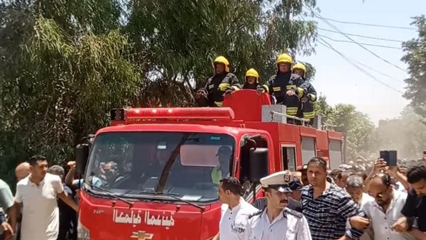 وداع الآلاف لشهيد الواجب معاون الشرطة أحمد رضا البحيري