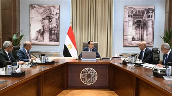 رئيس الوزراء يبحث تعزيز الاستفادة من شركات الإنتاج الحربي