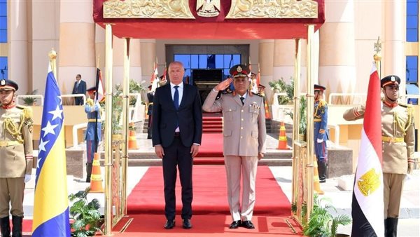 وزير الدفاع يلتقي نظيره البوسني في زيارة رسمية