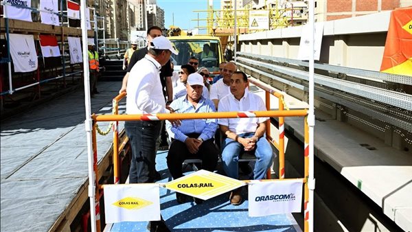 رئيس الوزراء يزور مشروع المرحلة الأولى لمترو الإسكندرية