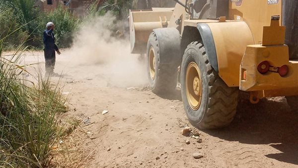 التنمية المحلية تشارك في أعمال النظافة بقنا