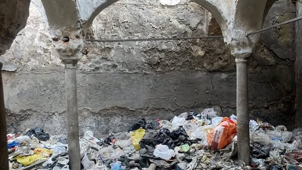 صور تكشف إهمال “حمام الطمبلي” الأثري الإسلامي