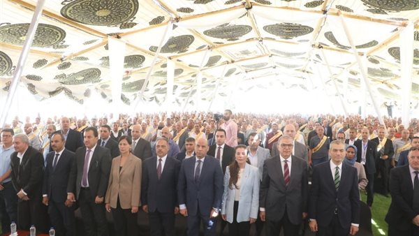 احتفالية «وسام الرواد» بمصانع النساجون بحضور وزير العمل ومحافظ الشرقية
