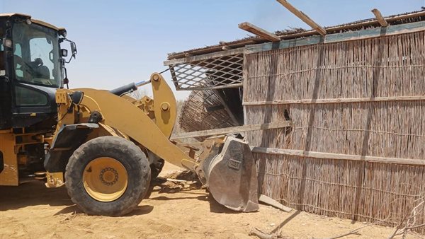 استرداد فدانين وإزالة 761 متر تعديات في السويس