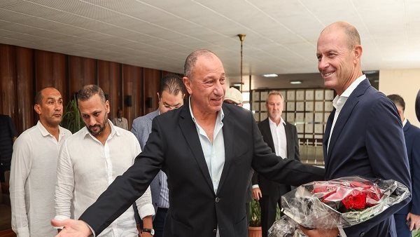 الأهلي يعلن إنهاء التعاقد مع توروب بعد جلسة طويلة