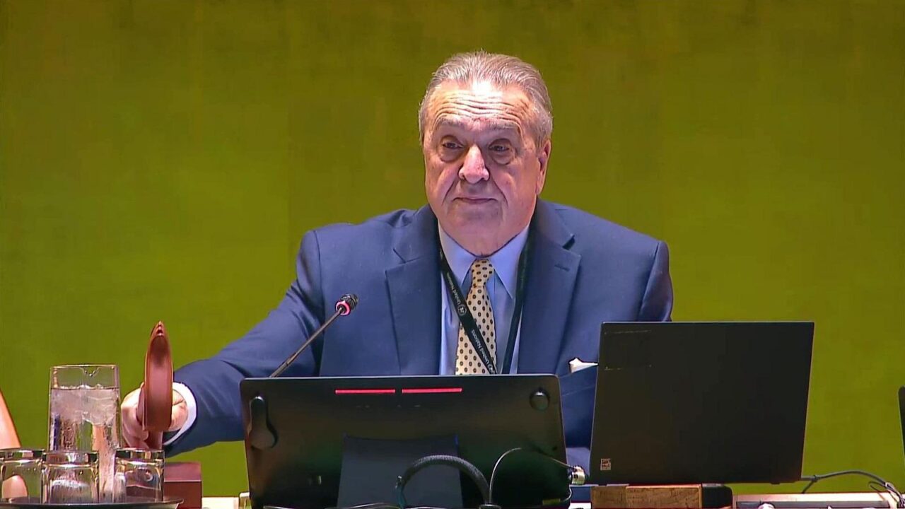 الصحراء الغربية: موقف الجزائر الثابت ومتطلبات التسوية السياسية العادلة