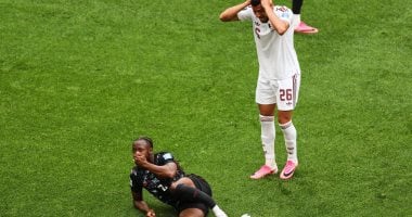 بعد كسر الساق.. شاهد كونيه يعود لمعسكر كندا فى كأس العالم 2026