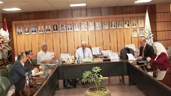 جامعة أسيوط تعرض خطة الاستعداد للكوارث والأزمات