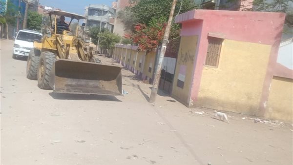 حملات نظافة ورفع الإشغالات حول المدارس في الشرقية