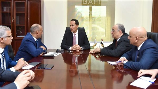 رئيس الاستثمار يزور المنطقة الحرة وخدمات المستثمرين بالإسكندرية