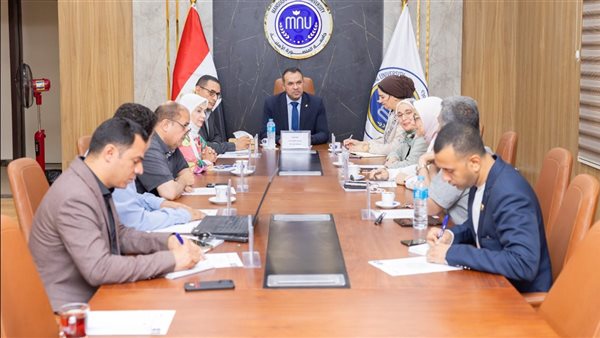 رئيس جامعة المنصورة الأهلية يترأس اجتماع مركز التميز والإبداع