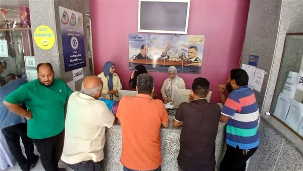 رئيس حي فيصل يوجه بسرعة إنجاز طلبات المواطنين بالمركز التكنولوجي