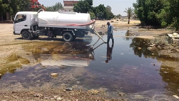 رفع مياه الصرف الزراعي وفتح شارع الضغط العالي في الجناين