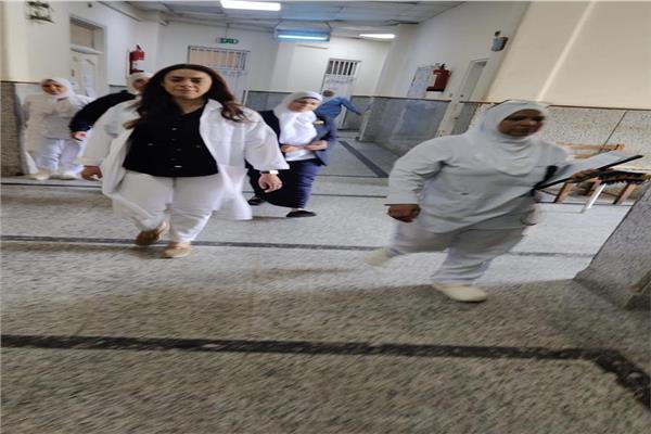 عميد طب قصر العيني يستعرض تقرير انتظام العمل خلال عيد الأضحى