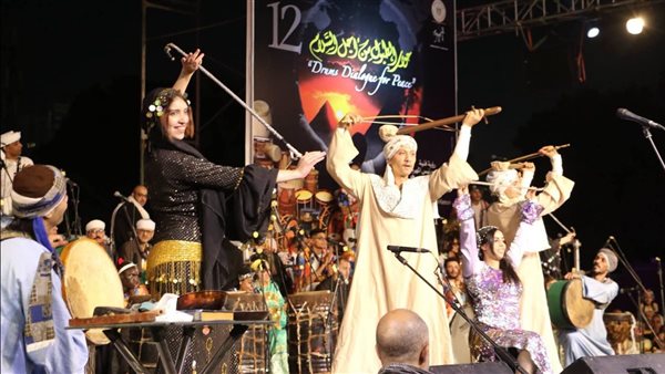 فرقتا الغربية والمنيا للفنون الشعبية تتألقان في افتتاح مهرجان الطبول