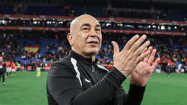 فيفا يثني على حسام حسن قبل المونديال: من مهاجم رائع إلى مدرب واعد