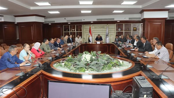 متابعة جهود حصر المنشآت غير المرخصة في بني سويف