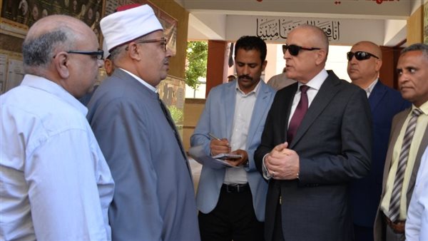 محافظ الأقصر يتفقد لجان امتحانات الثانوية الأزهرية