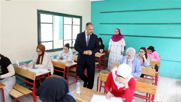 محافظ الشرقية: انضباط تام وكامل باللجان في أول أيام امتحانات الثانوية العامة