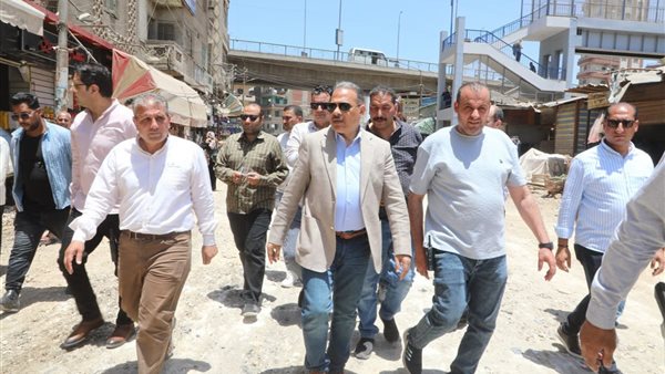 محافظ الشرقية ينفذ حملة لرفع الإشغالات بحلقة السمك