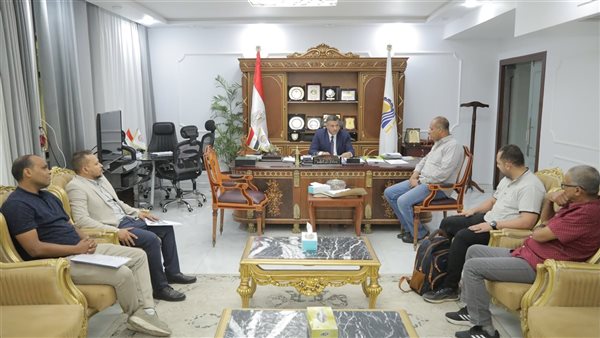 محافظ قنا يطلب إصلاح جسر طراد النيل بنجع حمادي