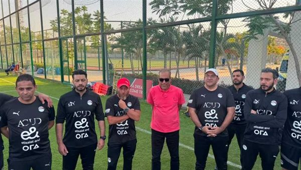 مصطفى عزام يلتقي بمنتخب الشباب ويؤكد دعم المجلس لتحقيق لقب شمال أفريقيا