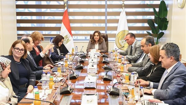 منال عوض ترأس اجتماع مشروع تعزيز اللامركزية والتنمية