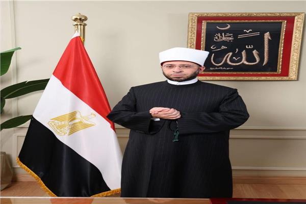 وزير الأوقاف يهنئ إذاعة القرآن الكريم بإذاعة تسجيلات نادرة للشيخ المنشاوي