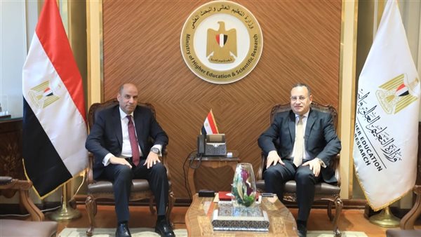 وزير التعليم العالي يعلن إتاحة مراكز التدريب للعمال