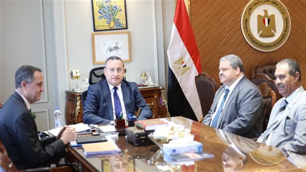 وزير التعليم العالي يناقش مع رئيس الهيئة المصرية ضمان الجودة