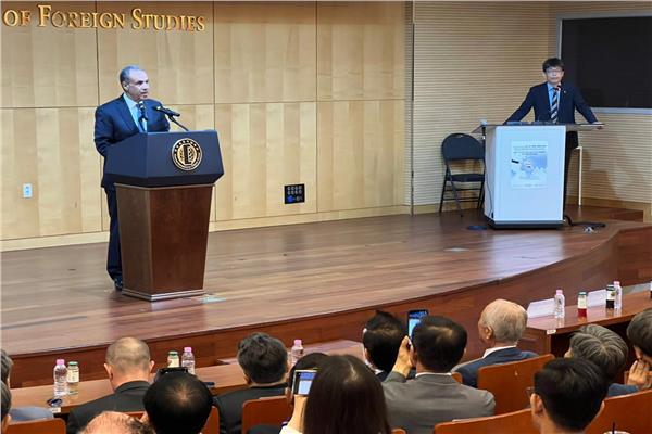 وزير الخارجية يتحدث في جامعة هانكوك بكوريا