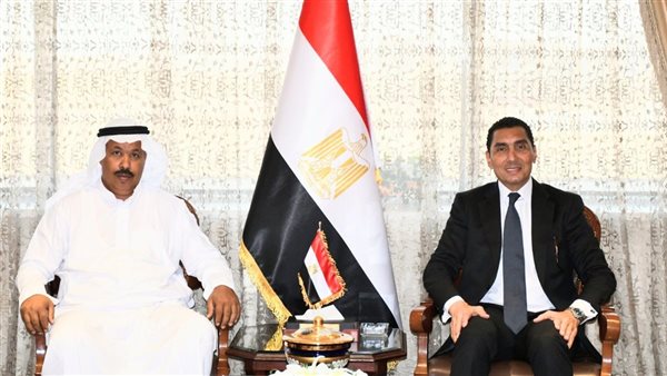 وزير الشباب والرياضة يجتمع برئيس اتحاد الهجن المصري