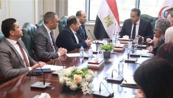 وزير الصحة يستعرض مشروعات التحول الرقمي مع STM وRVG