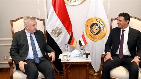 وزير الصناعة يناقش مع سفير ألمانيا توطين التكنولوجيا في مصر