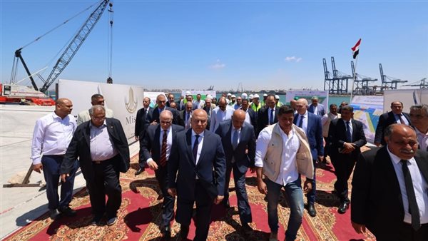 وزير النقل يتفقد مشروعات ميناءي الإسكندرية والدخيلة