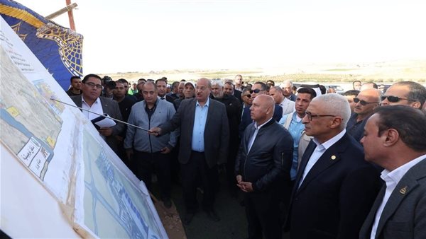 وزير النقل يزور ميناء الإسكندرية لمتابعة تطوير المشروعات البحرية