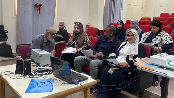 وكيلة الوزارة تتابع انتظام امتحانات التعليم الفني بالسويس