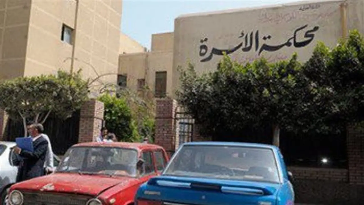 مطلقة تروي تفاصيل اكتشاف طلاقها الغيابي بعد شهر من الانتظار